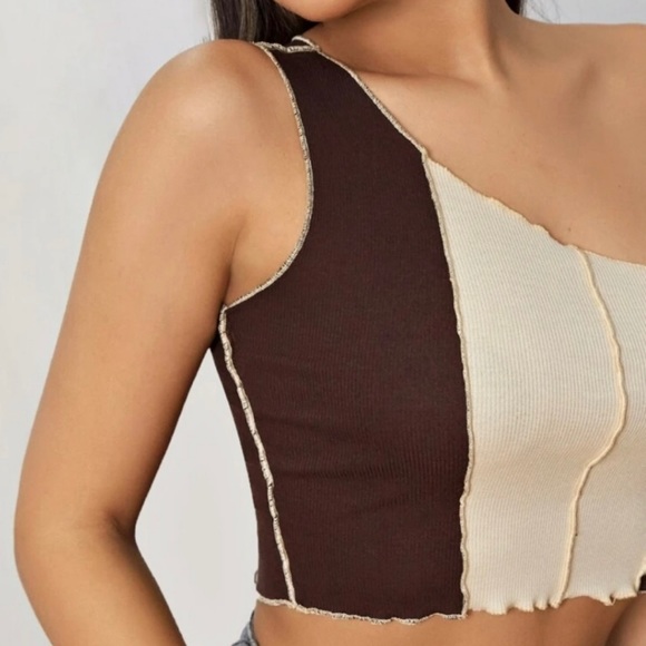 One Shoulder Colorblock Crop Top - Picture 4 of 12